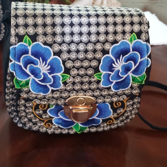 Bundle - Picture 3 of 9